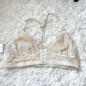 Forever 21 bralette 🦢